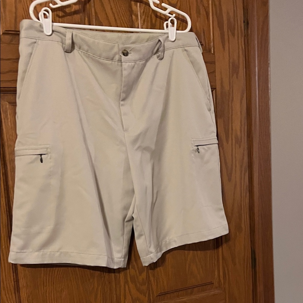 Men's IZOD Xtreme Function Golf (XFG) shorts size 38